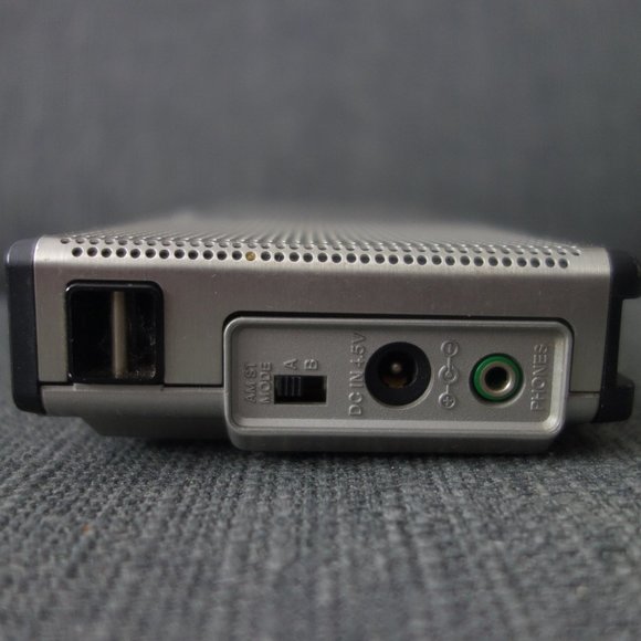 Vintage Sony SRF-A100 AM FM Battery Powered Radio - Picture 9 of 16